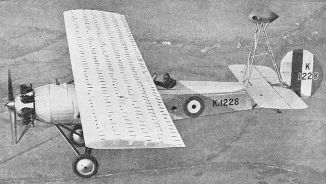 Parnali monoplane provided with tufts of wool on the main plane for studying airflow over the wings