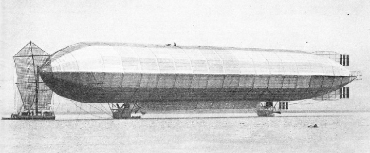FIRST AIRSHIP TO BE MOORED TO A MAST ON WATER