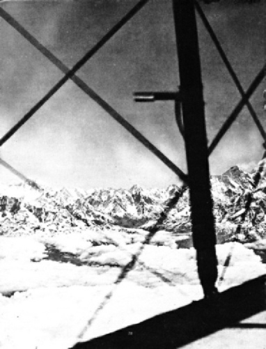 APPROACHING EVEREST on April 19, 1933
